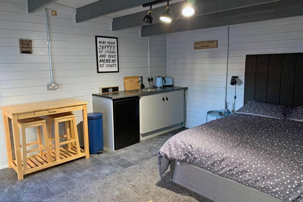 Cosy, Self-Contained Garden Room In City Centre! Hereford Exterior foto